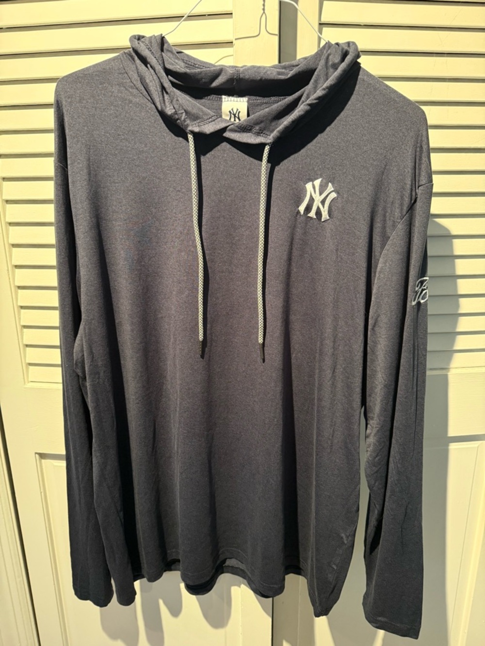 NEW YORK YANKEES lightweight hoodie- (Ford logo on sleeve) Navy Blue - Size XL